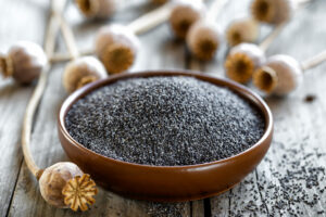 bowl of poppy seeds 